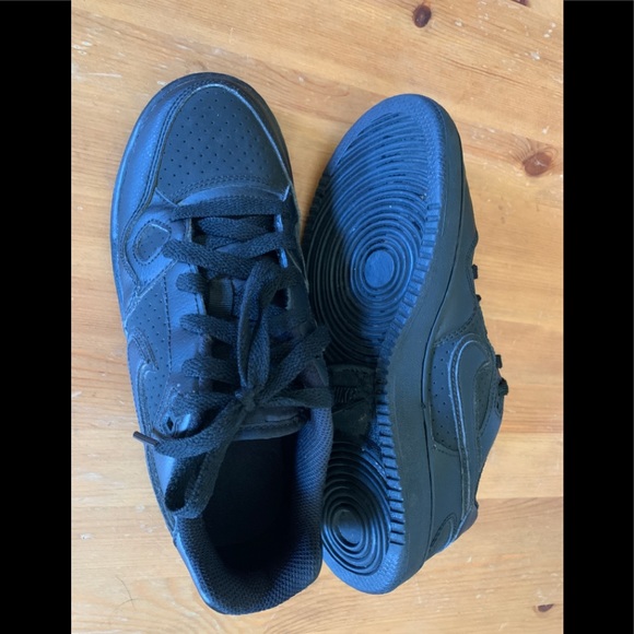 Shoes - Picture 2 of 3